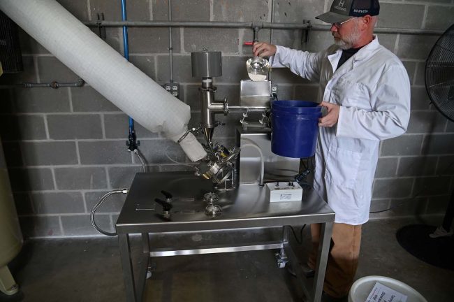 Particle size reduction in ceramics