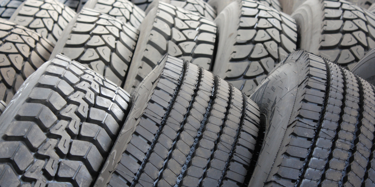 Performance of recycled aluminosilicate filler in a passenger tire tread compound