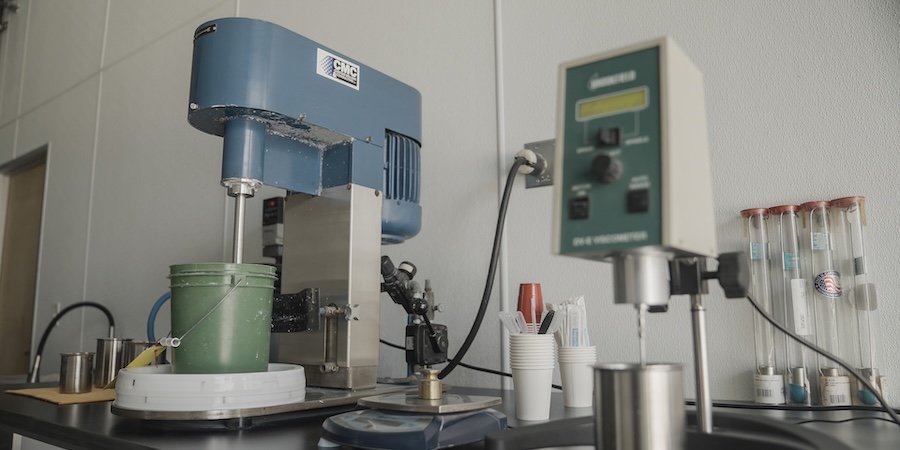 Laboratory equipment used to prepare ceramic material samples for particle size measurement